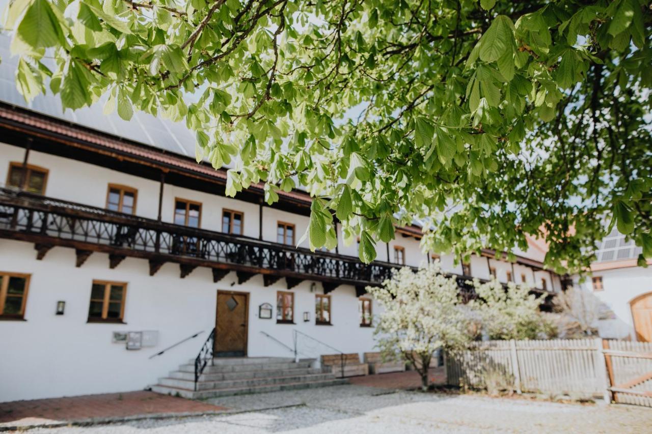 Hotel Kastanienhof Pfettrach Altdorf  Exterior foto